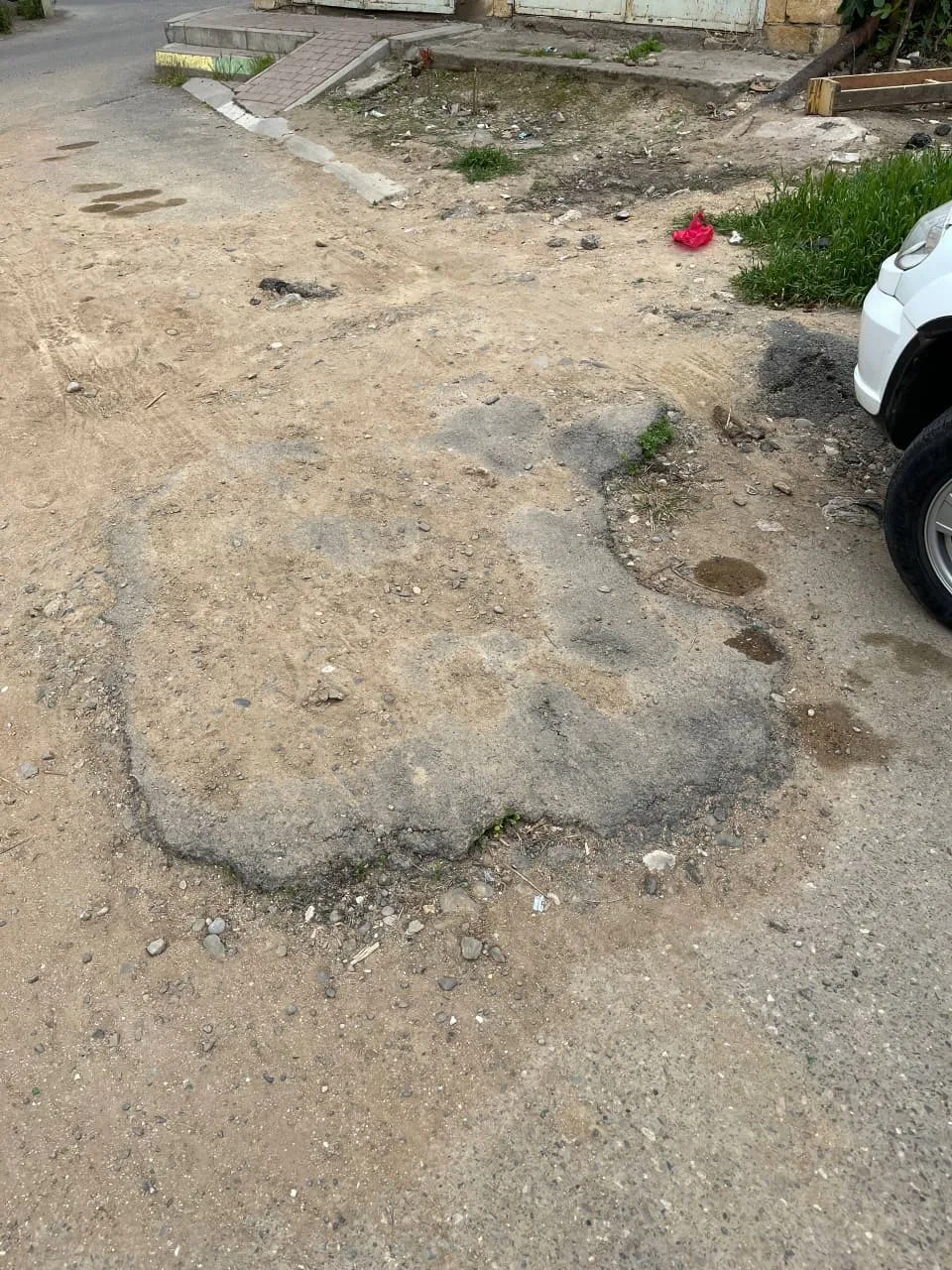 Заметки подписчика  Просим городские службы и администрацию города обратить внимание и устранить бол