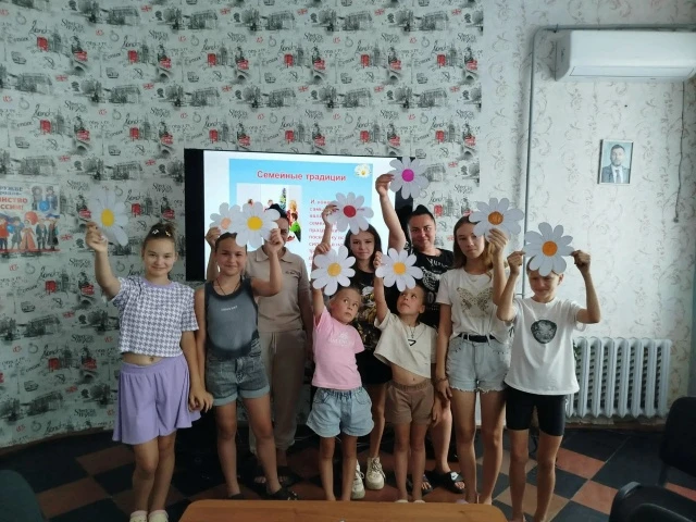 ❤️ 8 июля в городском клубе имени Михаила Исаковского прошел информационный час «Семейн...