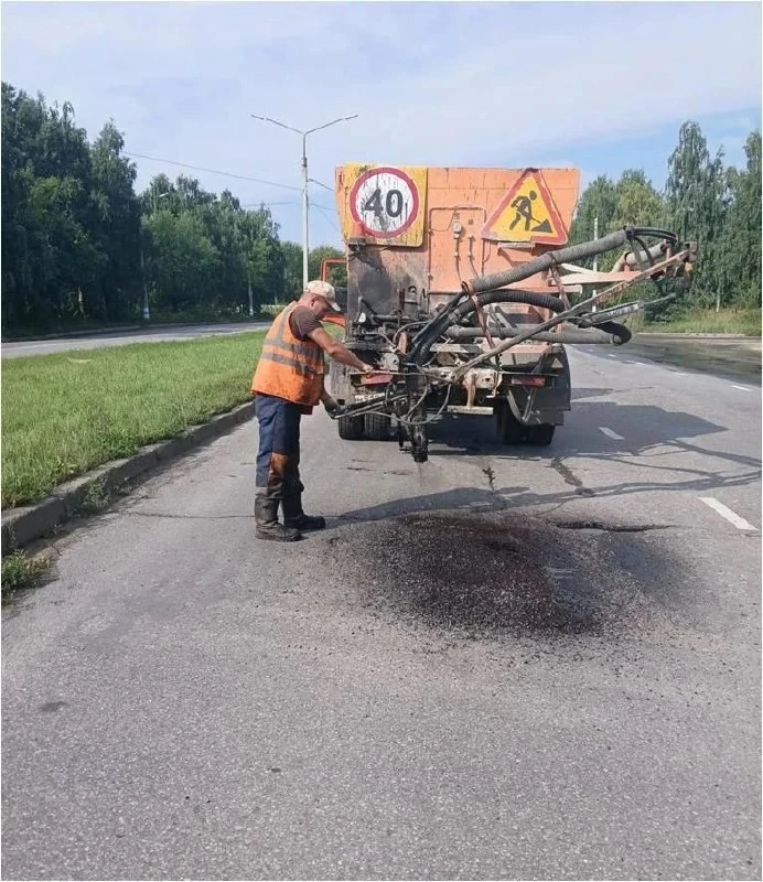 🔧 За сутки ульяновские дорожники отремонтировали 13 участков улиц
