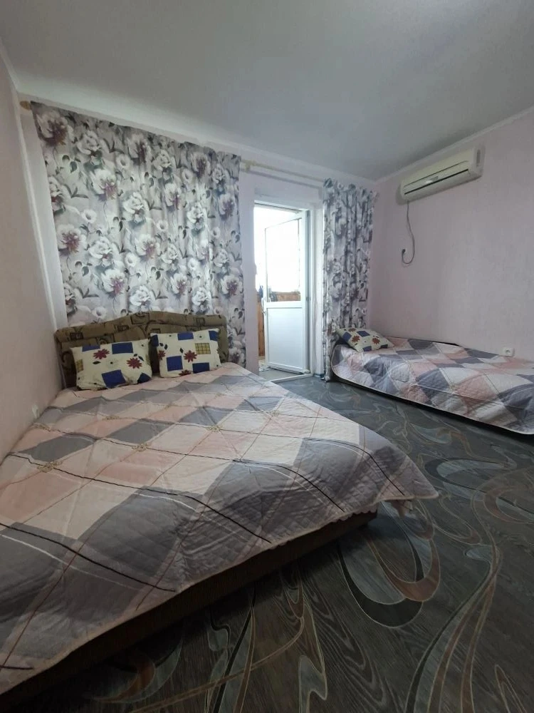 #КОКТЕБЕЛЬ  Сдам номер на 2-4 человека в пгт. Коктебель: сан узел с душем, оборудовано отдельное пом