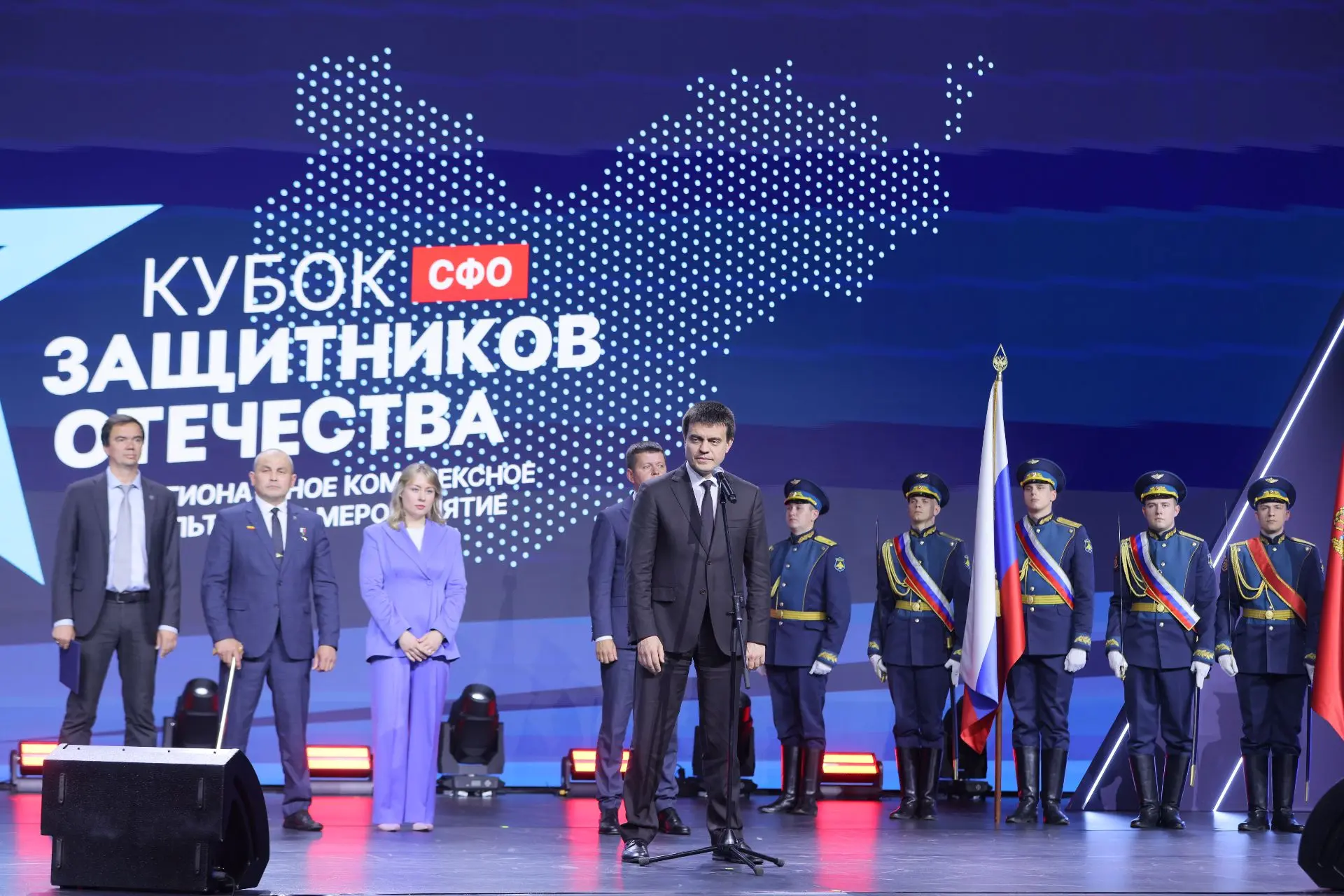 В Красноярске стартовал Межрегиональный «Кубок Защитников Отечества»
 
В торжественной церемонии отк