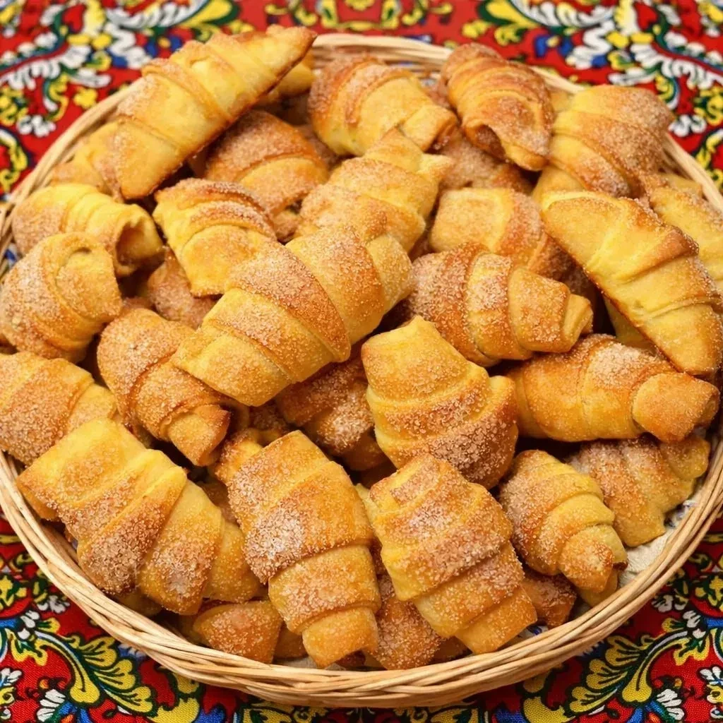 РОГАЛИКИ СО СГУЩЁНКОЙ И СОЛЁНЫМ АРАХИСОМ  ИНГРЕДИЕНТЫ (≈64 шт.): ТЕСТО: ✅ Молоко тёплое — 120 мл ✅ С
