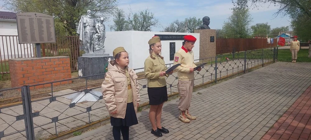 🎗Эстафета памяти🕊: встречаем участников  автопробега в стенах школы.