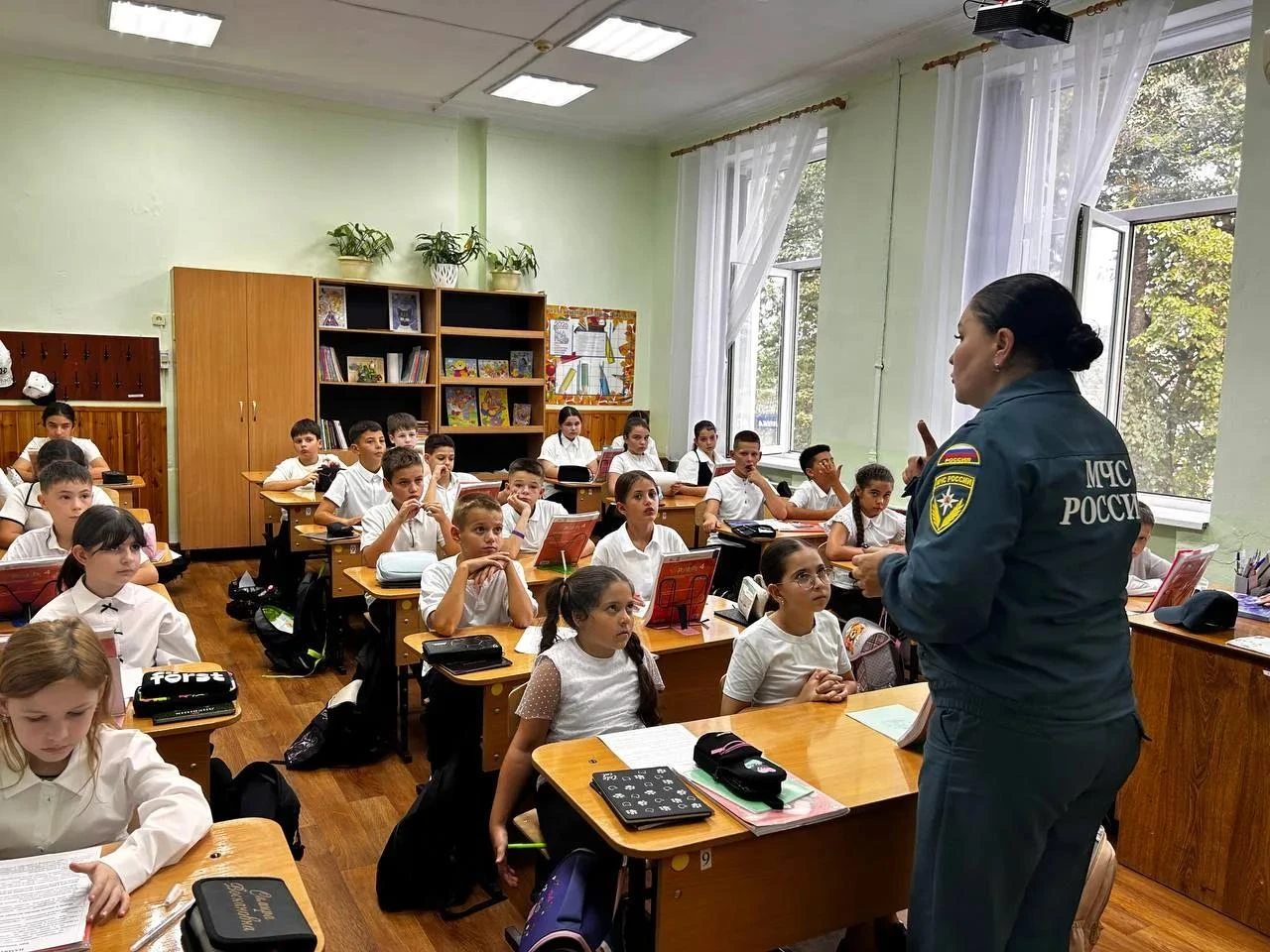 В школе №4 города Апшеронска прошел Всероссийский открытый урок «Моя безопасность»