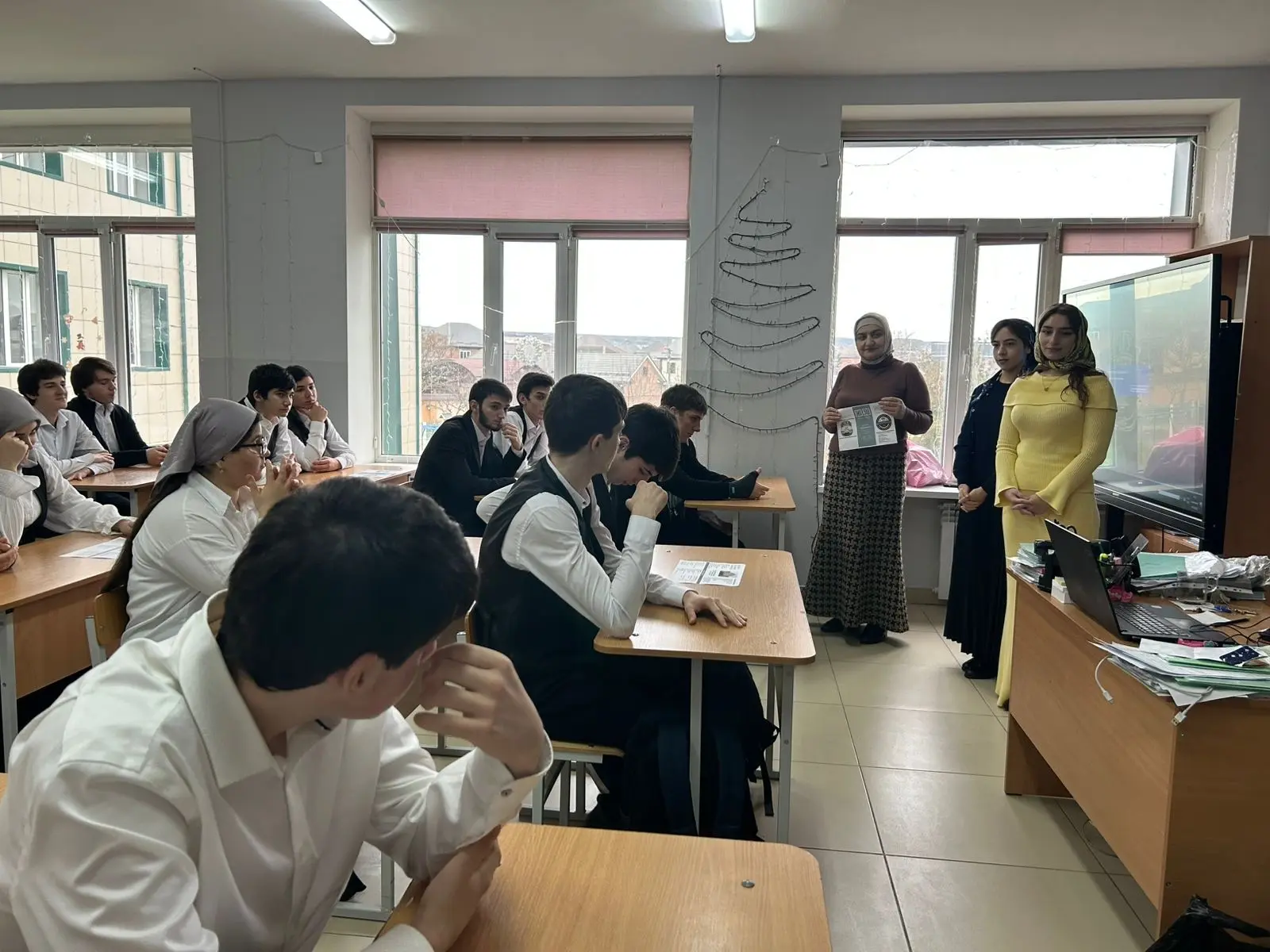 🎓 Профориентация в МБОУ «Гимназия №3» г. Грозного  9 декабря представители кафедры «Экономика и экон
