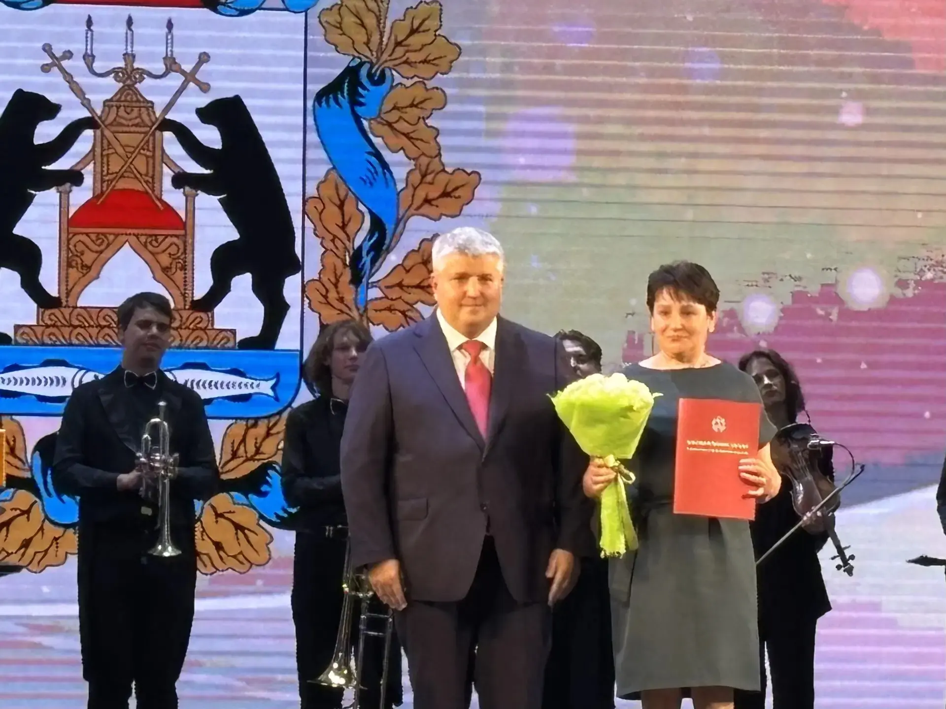 💐8 июня на торжественном мероприятии в честь Дня социального работника и в связи с 35-...