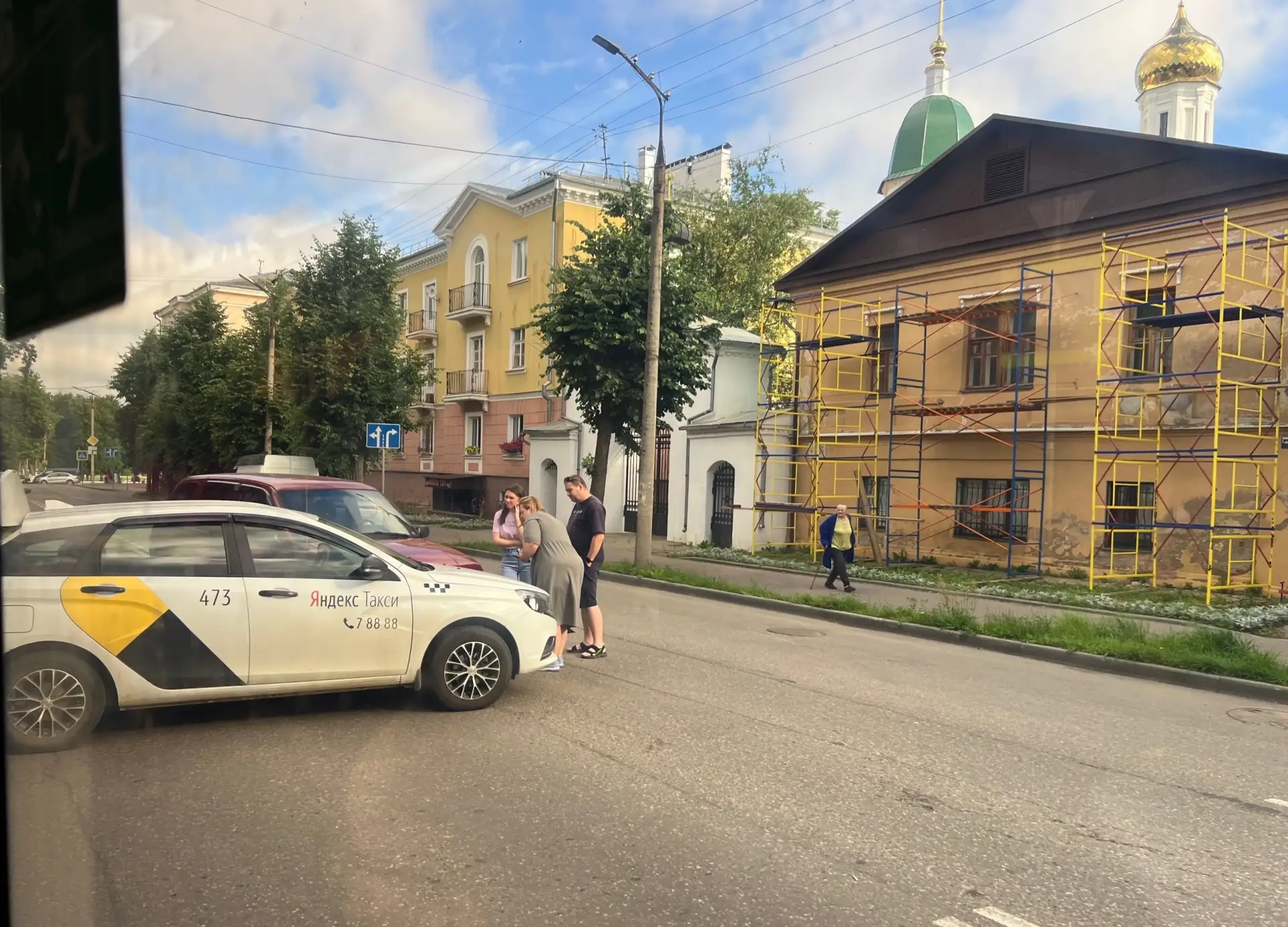 Фотофакт: в Великих Луках произошло ДТП с участием такси

На улице К. Либкнехта дорогу не поделили д