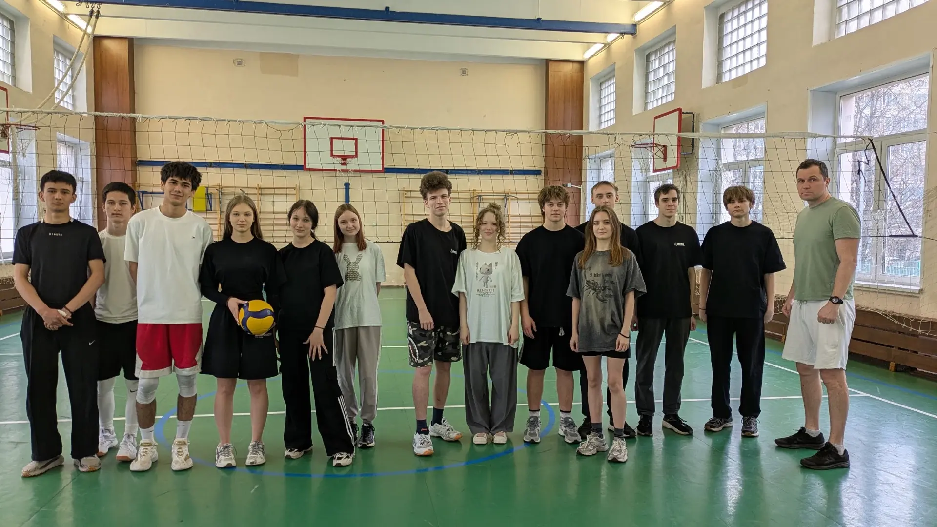 Турнир по волейболу ко Дню космонавтики  🏐 Школьный турнир по волейболу, посвящённый Дню космонавтик