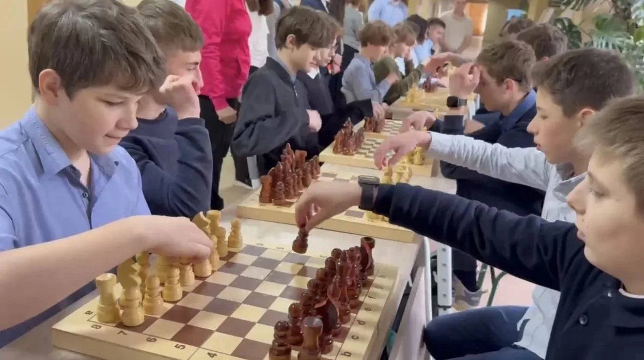 🗓23 апреля в лицее состоялся турнир по шахматам!♟  В интеллектуальном состязании приняли участие уче