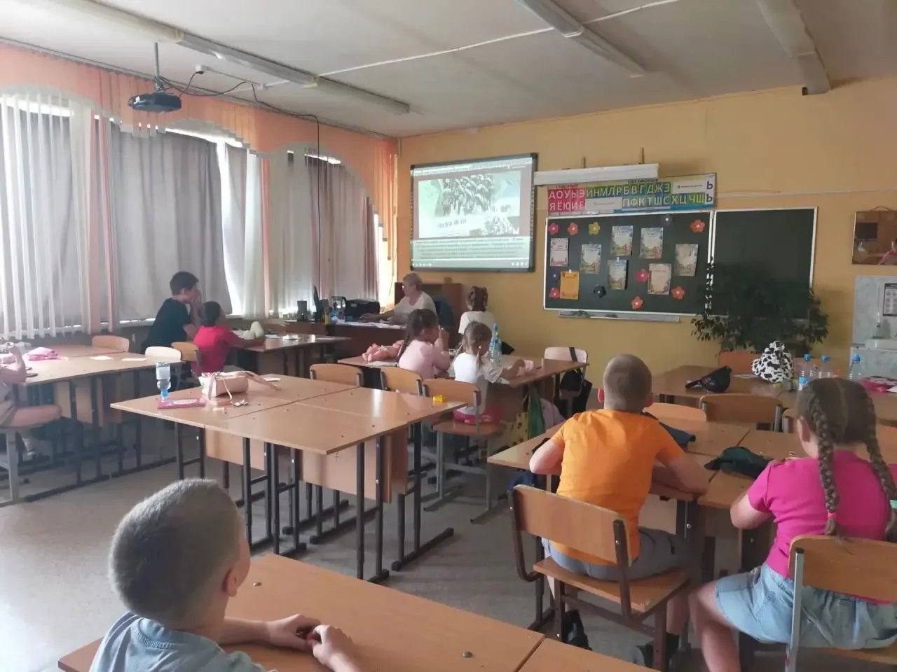 Память поколений: мы помним подвиг партизан!

Сегодня у нас в лагере было познавательно! Провели неб