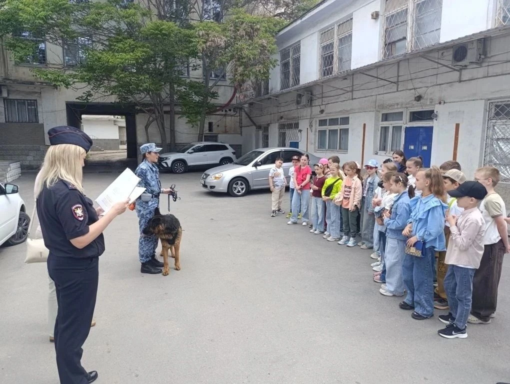 "КЛАССНЫЕ" НОВОСТИ" 👍  👮Сотрудники Крымского линейного управления МВД на транспорте совместно с пред
