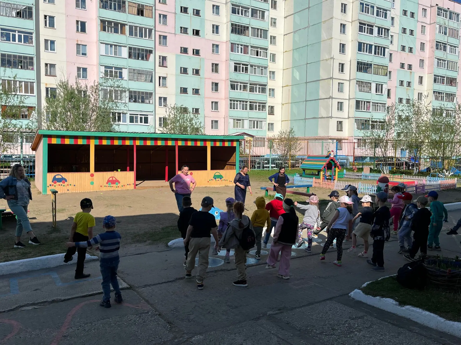 «Здоровье в порядке — спасибо зарядке!» 
☀️Сегодня ребята «Светлячка» встретили прекрасный весенний 