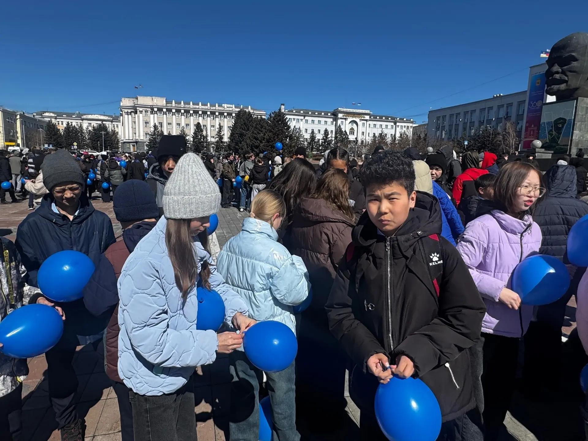 В преддверии 65-летия первого полета человека в космос наша республика стала центром ярких патриотич