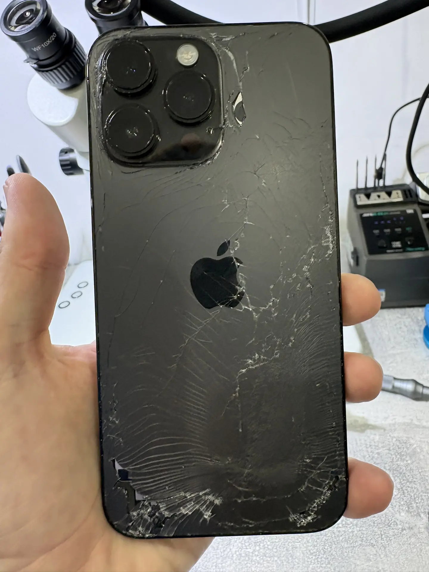 Замена задней крышки на iPhone 14 Pro Max