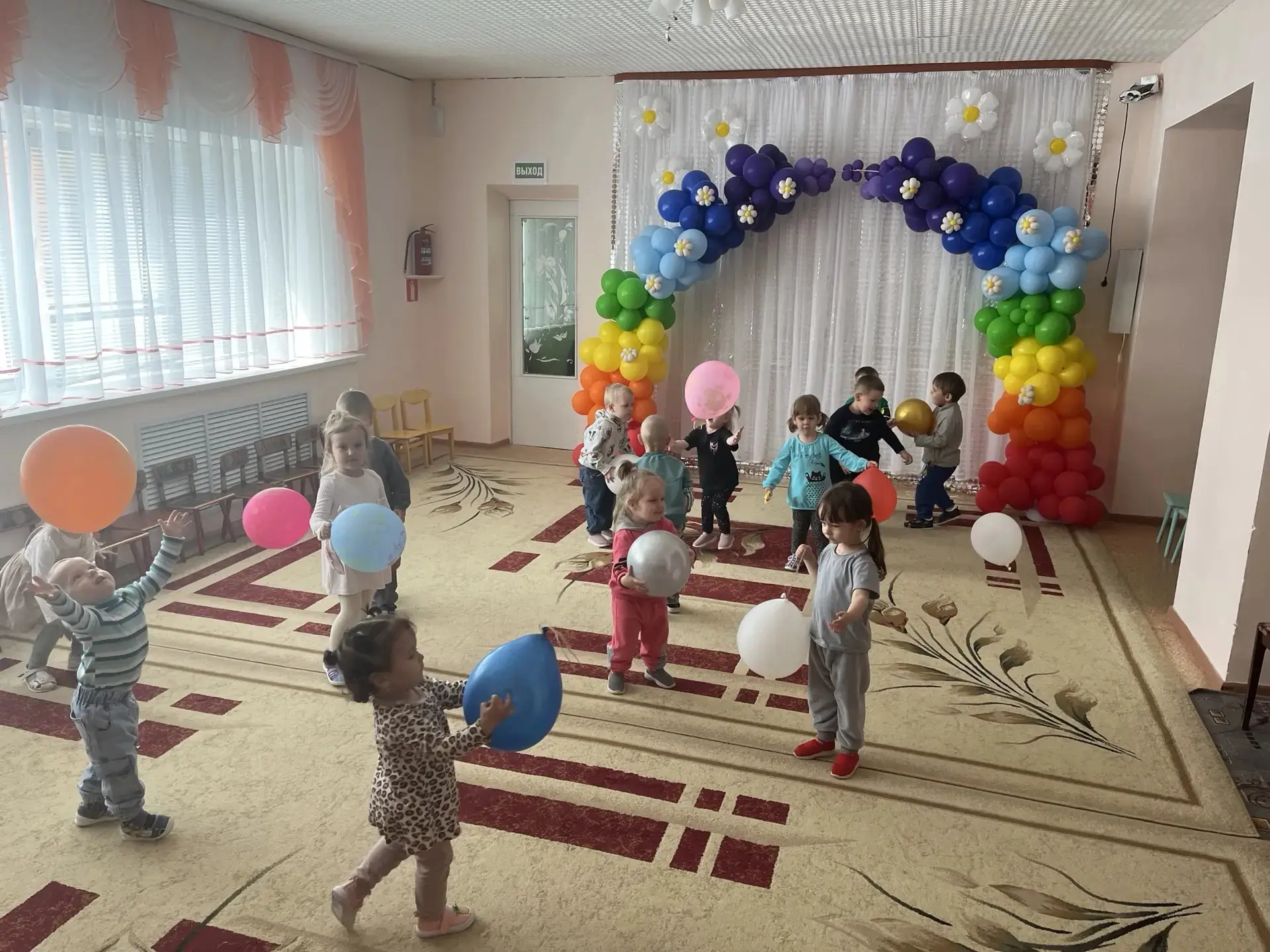 🎈 Дискотека с воздушными шарами в детском саду 🎈