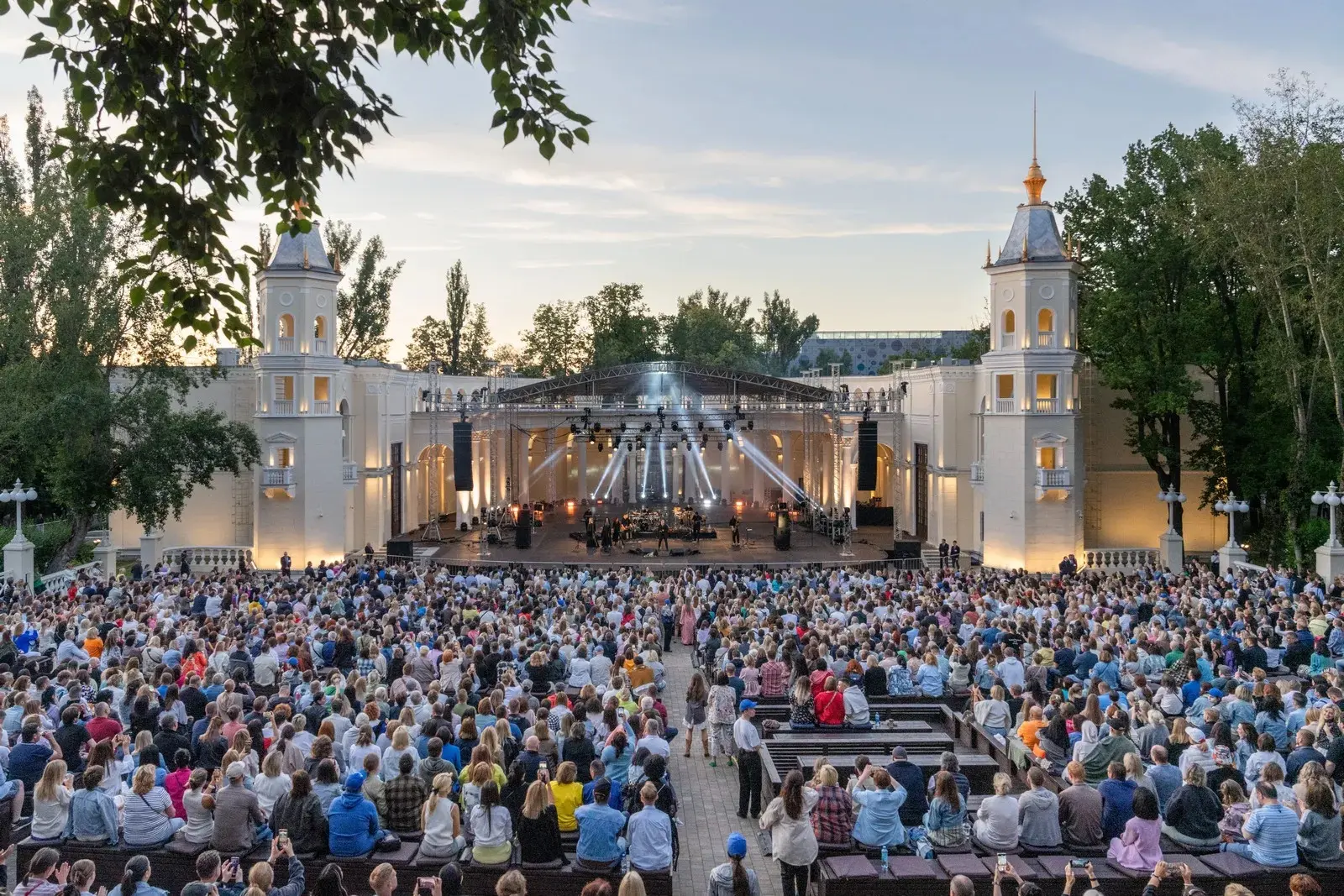 🎤Музыкальный фестиваль SANDLERFEST на ВДНХ 

18 и 19 июля на ВДНХ состоится фестиваль SandlerFest. 