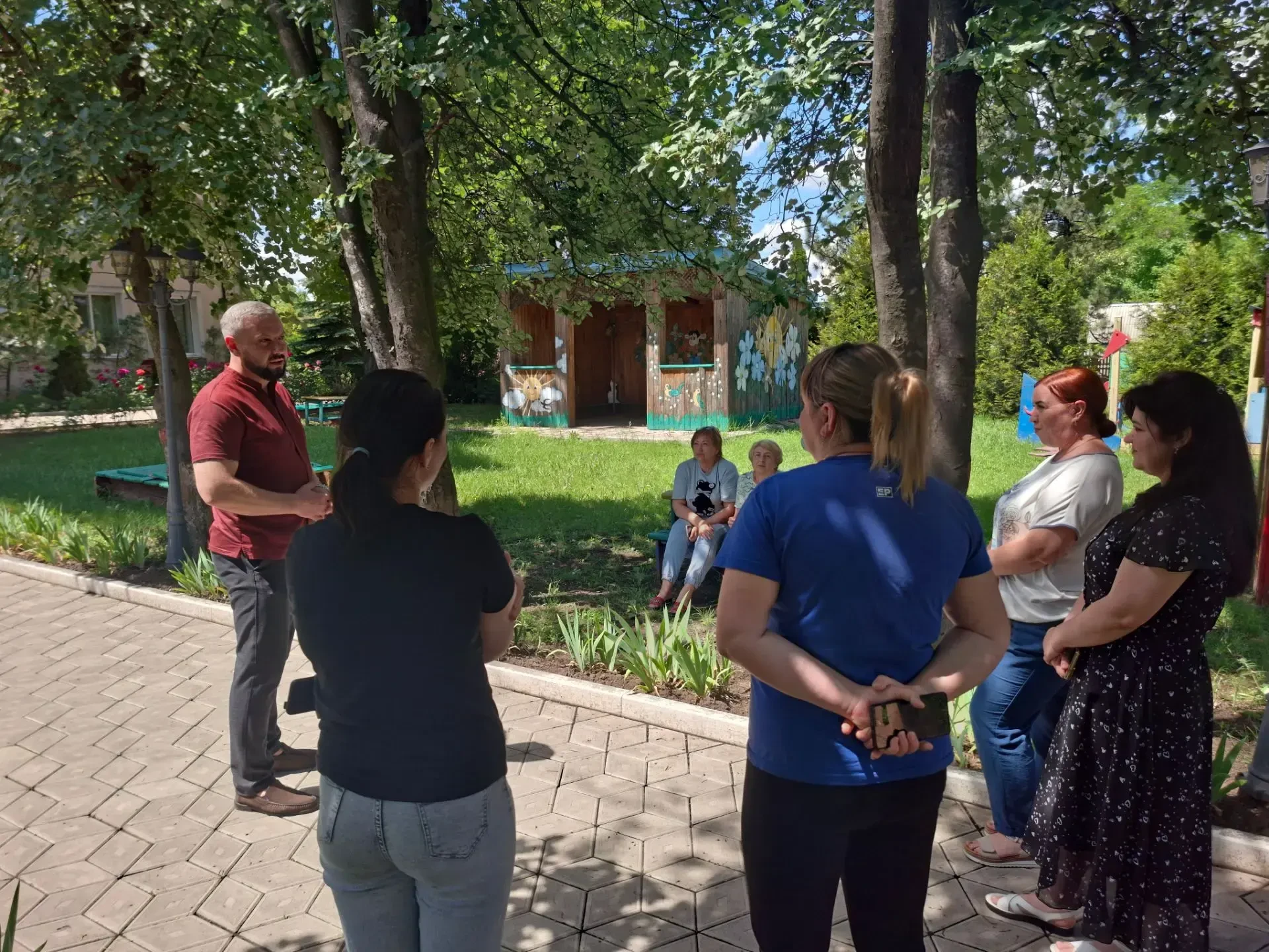 16 июня, по поручению Главы Республики Дениса Пушилина, спикер-активист Алексей Боршош провел встреч