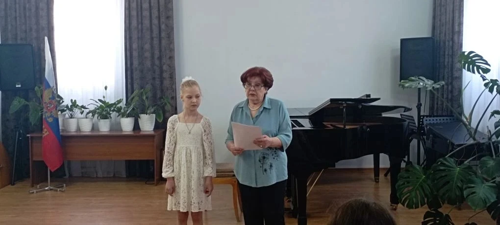 Сегодня, в рамках программы «Подросток» состоялся концерт учащихся класса преподавателя Ирины Леонид