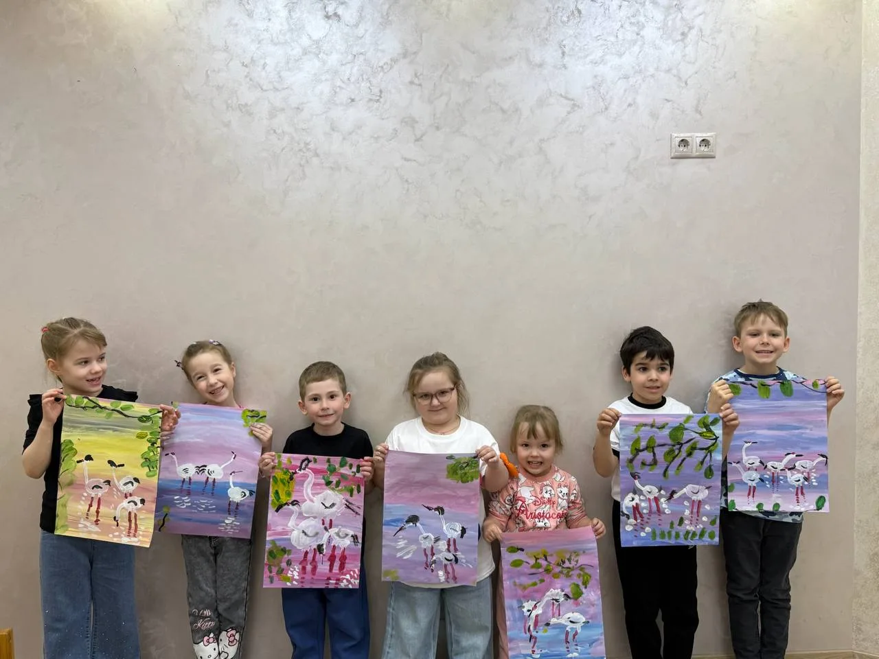 🎨 Когда ребёнок рисует, он создаёт не просто красивые картины.

Он учится замечать детали, выражать