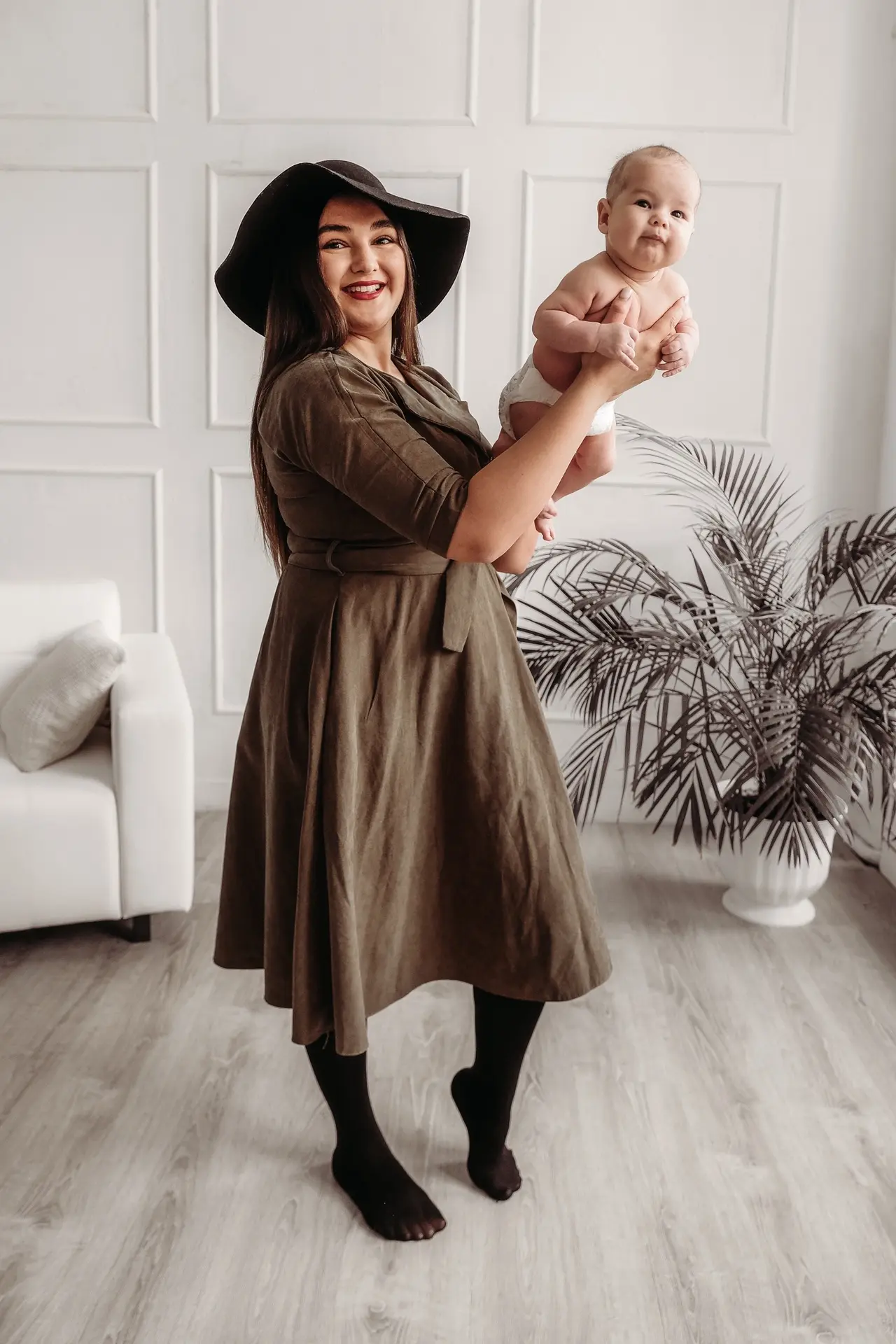 Да это я 😂 таких фоток у меня мало . Только с фотосессии я не удаляла даже неудачные кадры 🫣😂