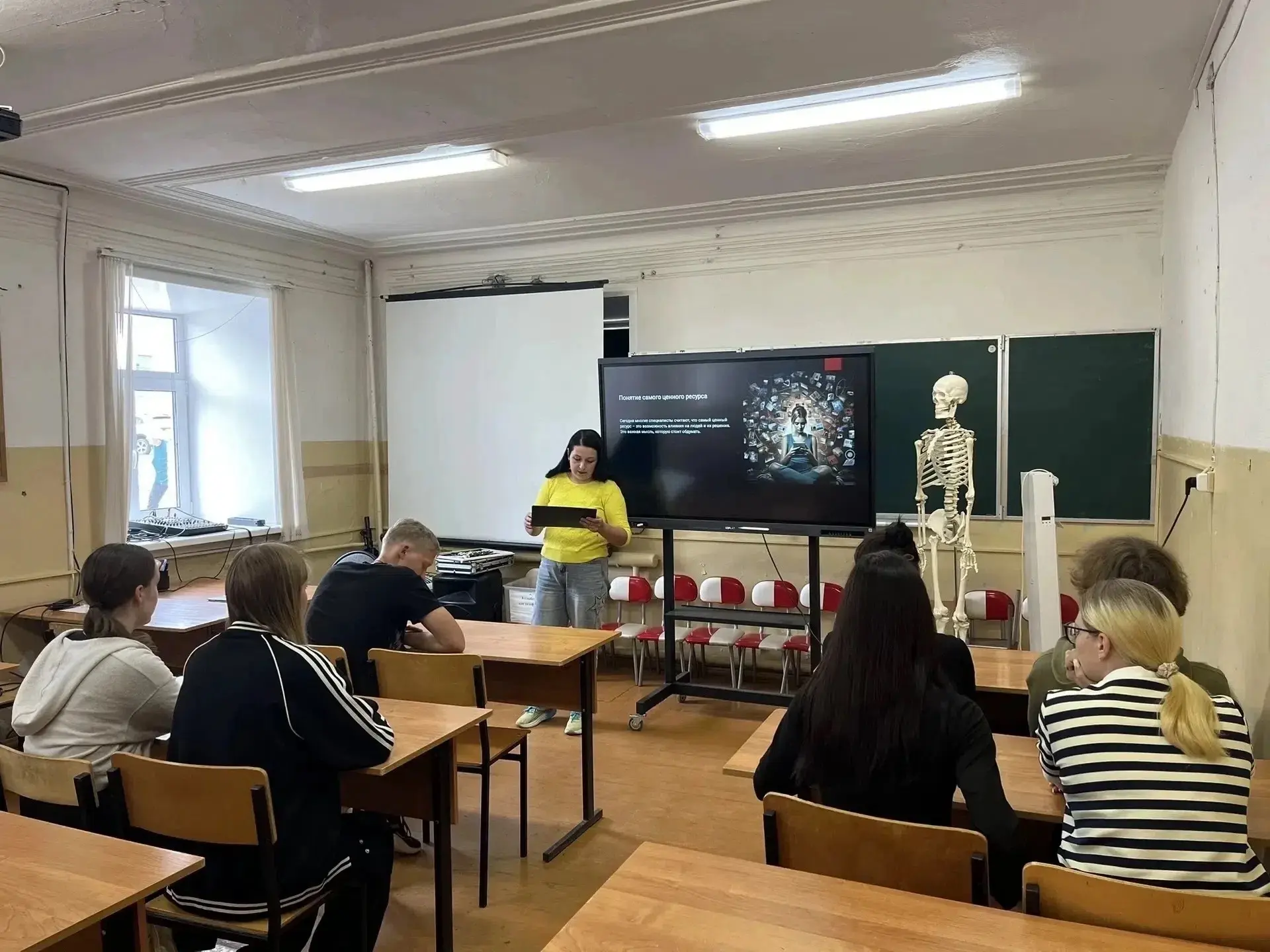 Методист Калязинского Дома культуры Сигаева А.И провела беседу со студентами колледжа о том, как не 