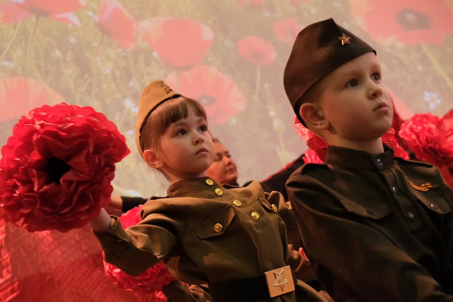 🎭 9 Мая в сердце каждого: праздничный концерт в нашей школе  Песни, стихи, слёзы на глазах — всё это