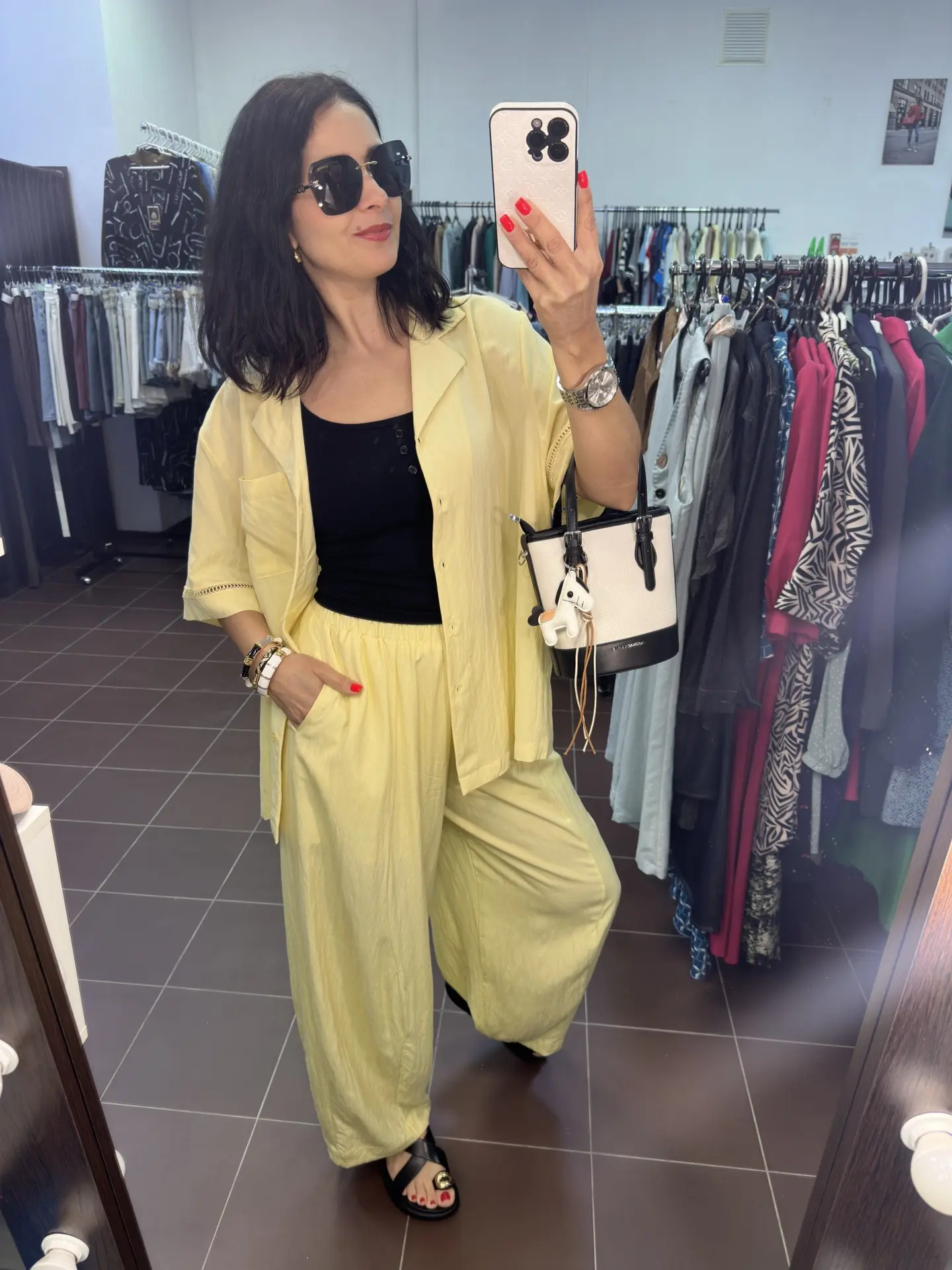 🆕💛Костюм хлопок 🫶
44-52 оверсайз 
3900 руб
🖤Майка с пушап 
Черный и белый цвет 
42-46 оверсайз 
