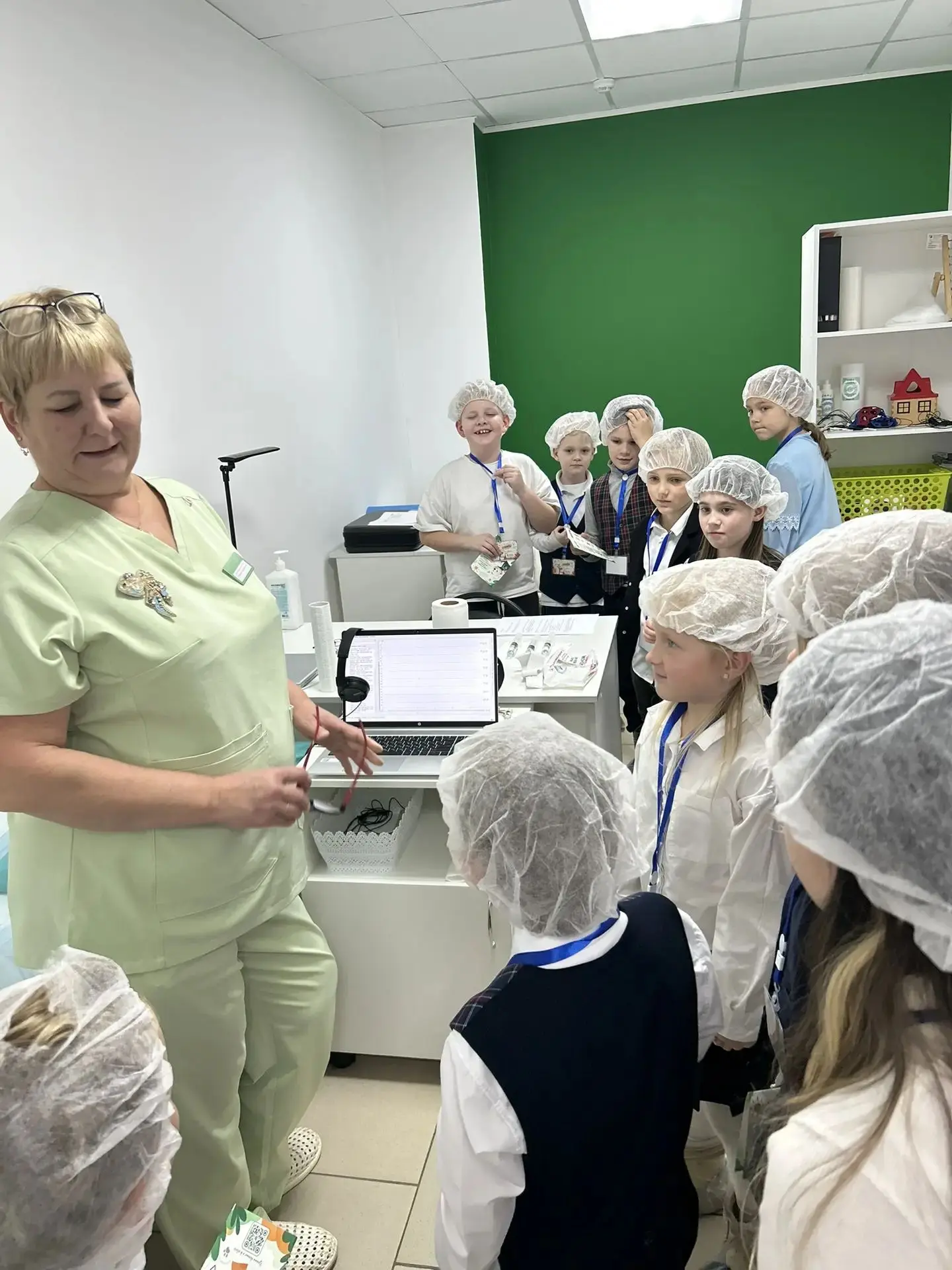 🩺👦👧 Наши второклассники побывали на необычной экскурсии в B Clinic! 🏥