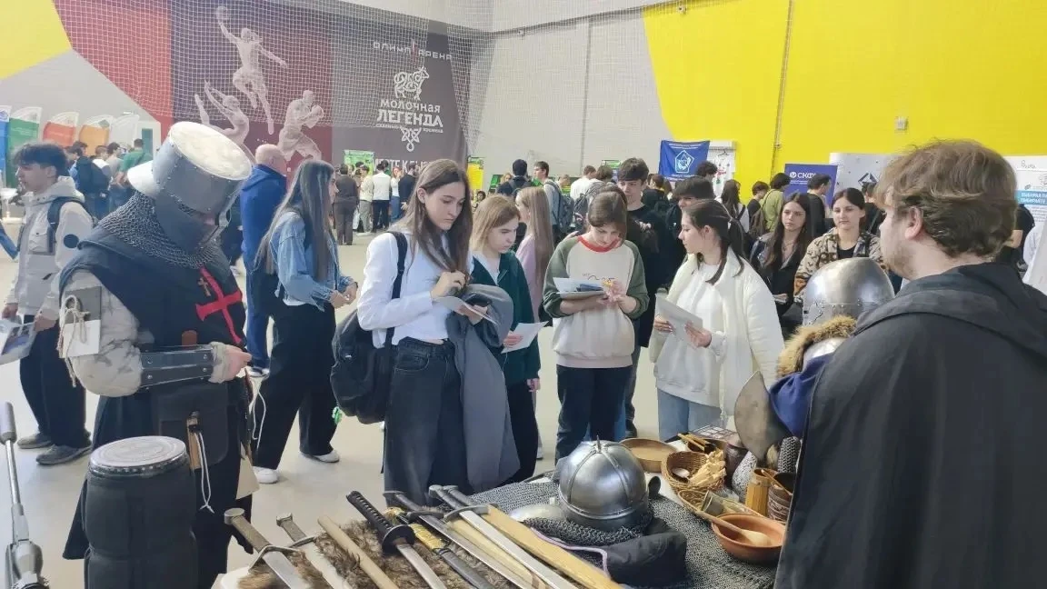 Вчера в спортивном комплексе «Олимп» прошла традиционная ежегодная Ярмарка профессий, в которой прин