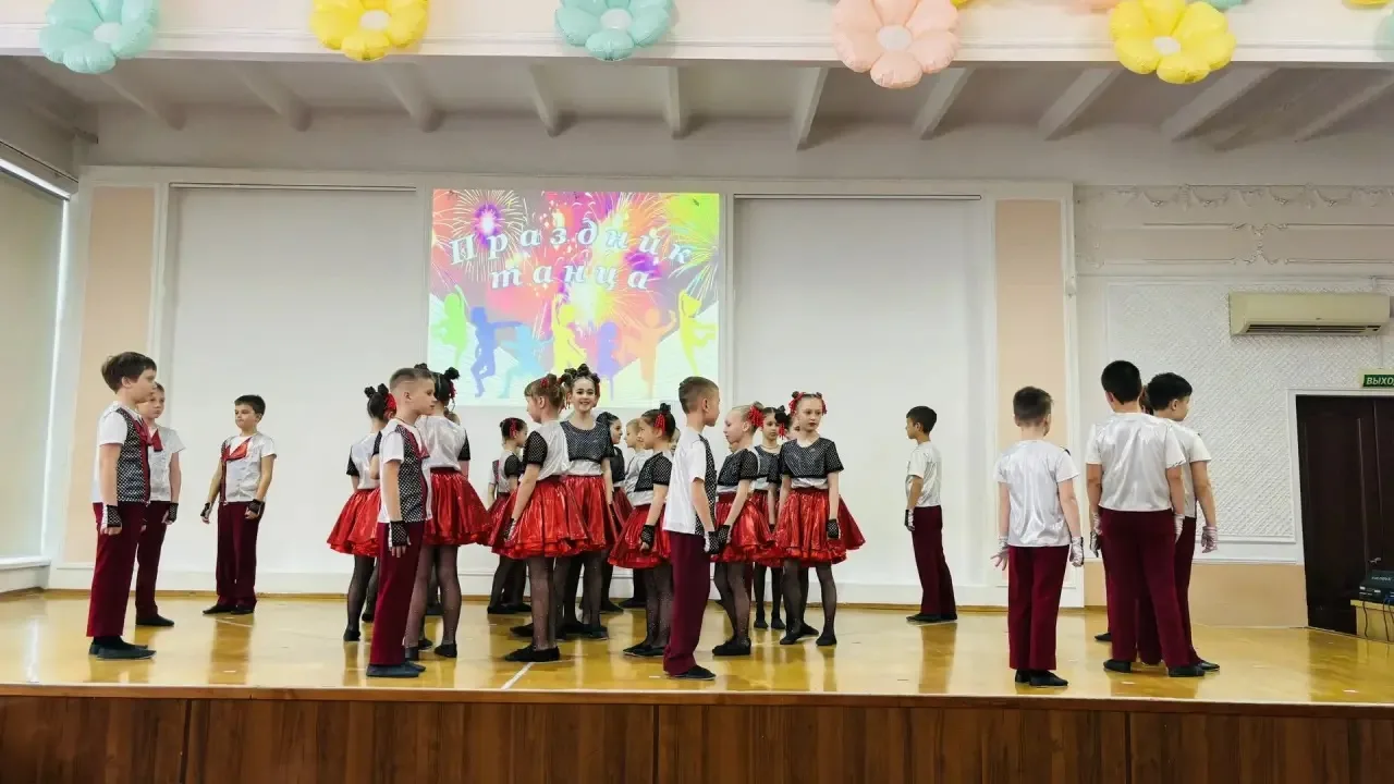 💃В Гимназии №7 состоялся традиционный праздник танца!  Ученики начальной школы и наши педагоги-хорео