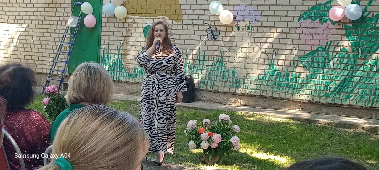 Сегодня артисты Калининского дома культуры выступили с концертной программой в Центре с...