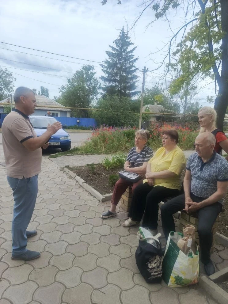 📌 Сегодня депутат Тельмановского муниципального совета Сергей Мелащук провёл встречу с...