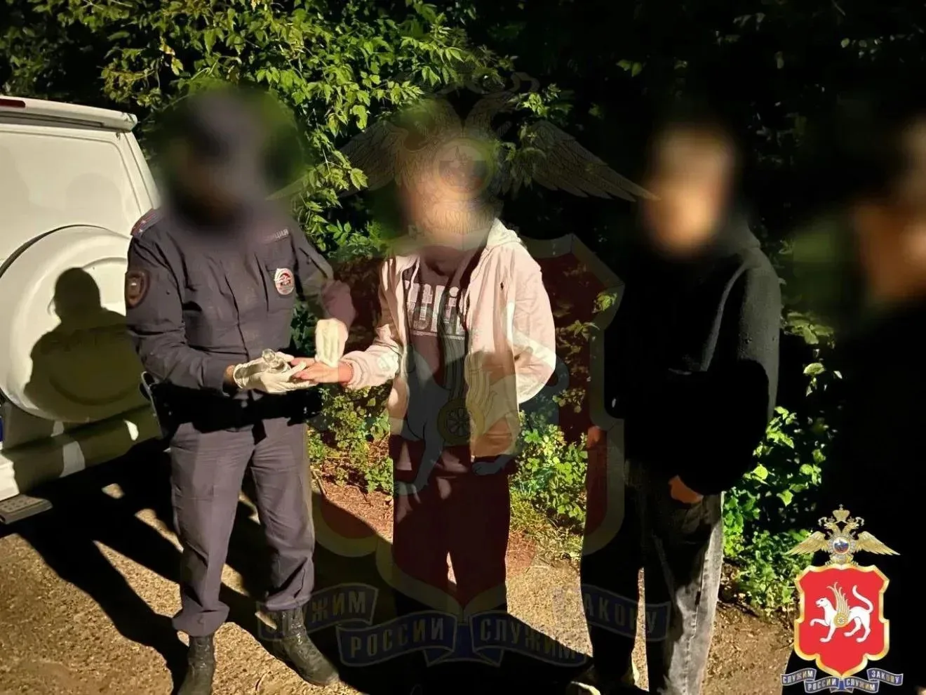 ⚡ В Татарстане подростка задержали во время закладки тайника с наркотиками - ему грозит...