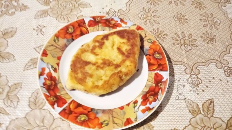Жареные пирожки с картофелем после работы в саду - очень вкусно!