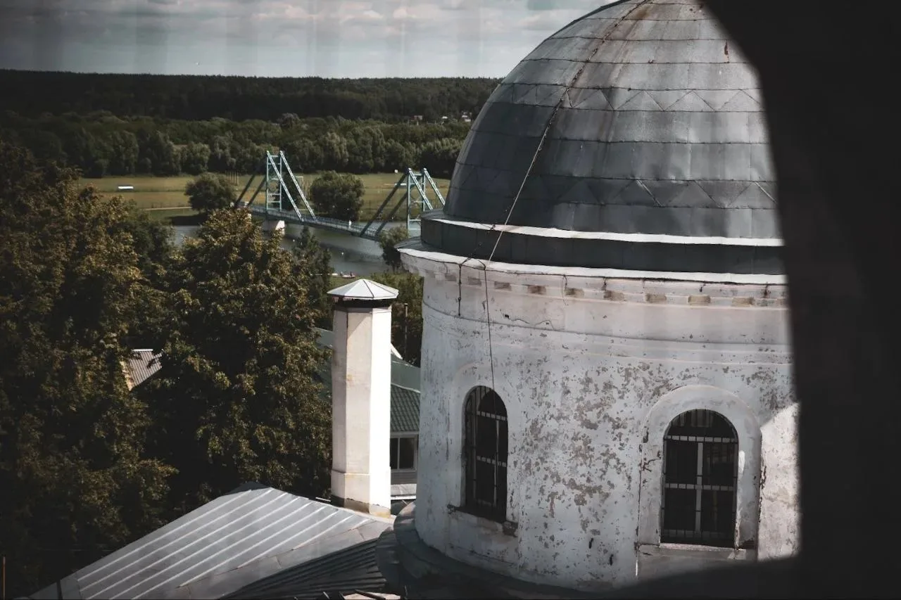 Уникальная колокольня архитектора Бове в Бронницах. 

В историческом центре Бронниц на улице Советск