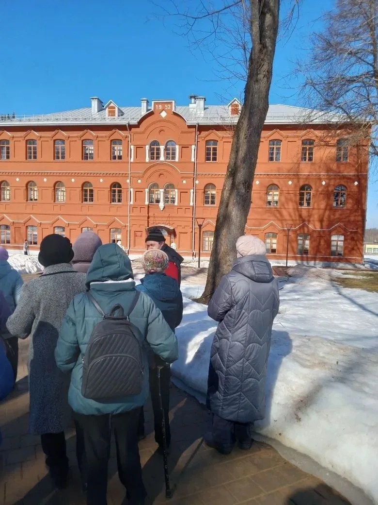✨Путешествие в «Смоленский Петергоф» ⁣ 🏡🚌В марте участники "Клуба золотого возраста" Сычевского комп