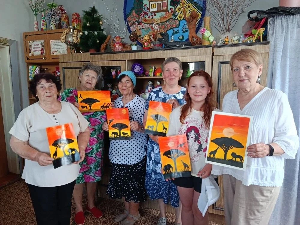 🎨 Мастер-класс «Трафаретная живопись» прошёл в селе Кухаривка
📅 В ГБУ СО КК «Ейский КЦСОН» в рамка