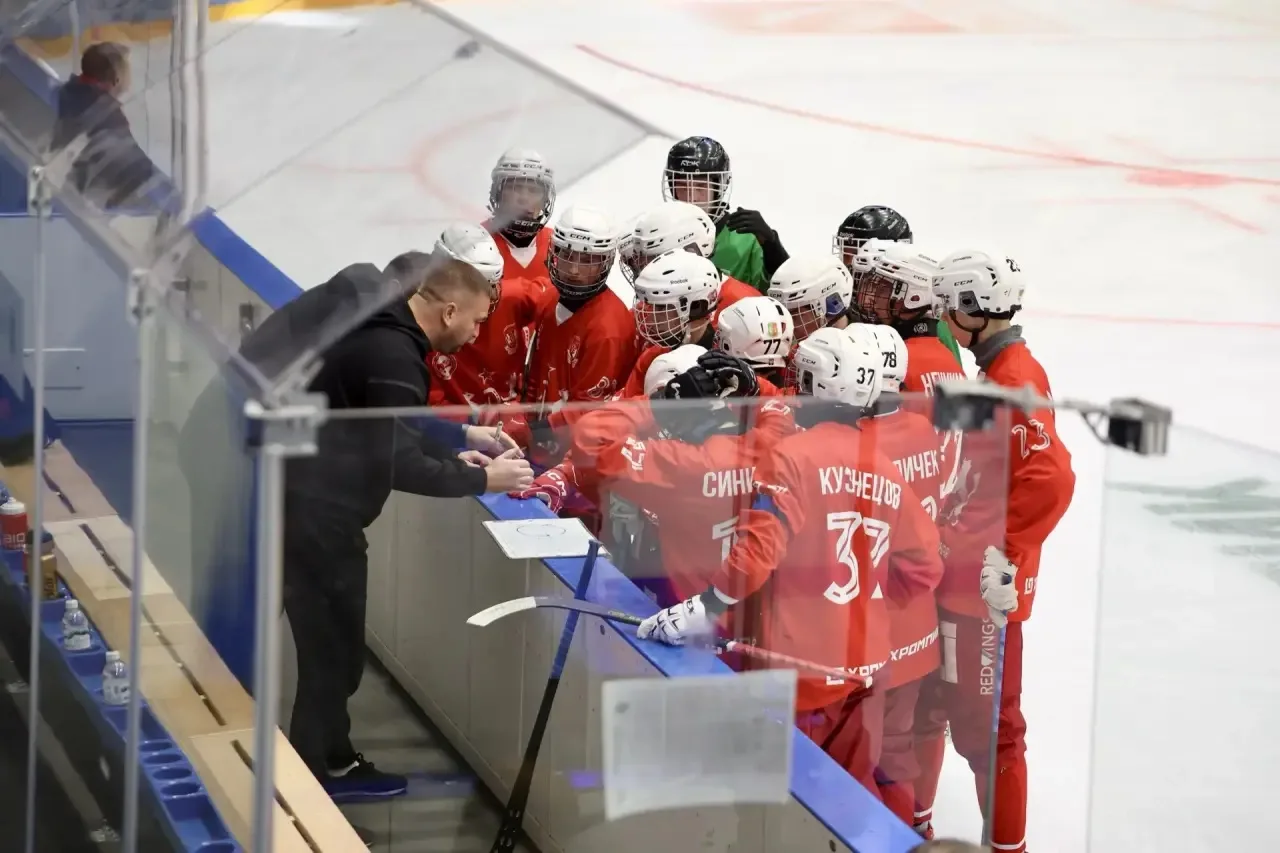 🏑В Первоуральске стартовал Кубок Губернатора Свердловской области по мини-хоккею с мяч...