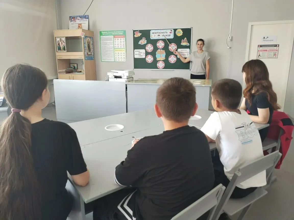 🌊 Безопасность на воде: важный разговор с учащимися Ачадовской СОШ 
💧В рамках профилактики детской