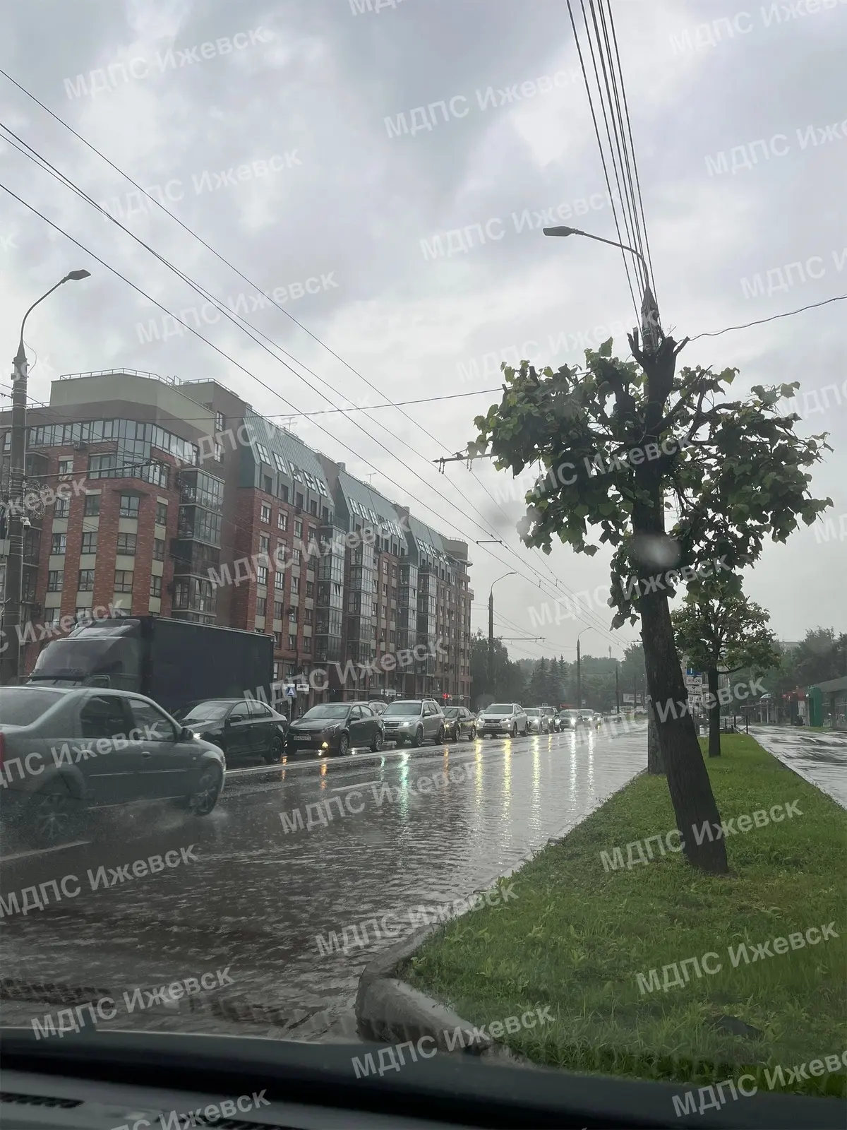 Чуть в городе дождь пойдет, так город плыть начинает…

✅МДПС Ижевск в ВК👉 vk.com/mdps18
✅Патрули и 