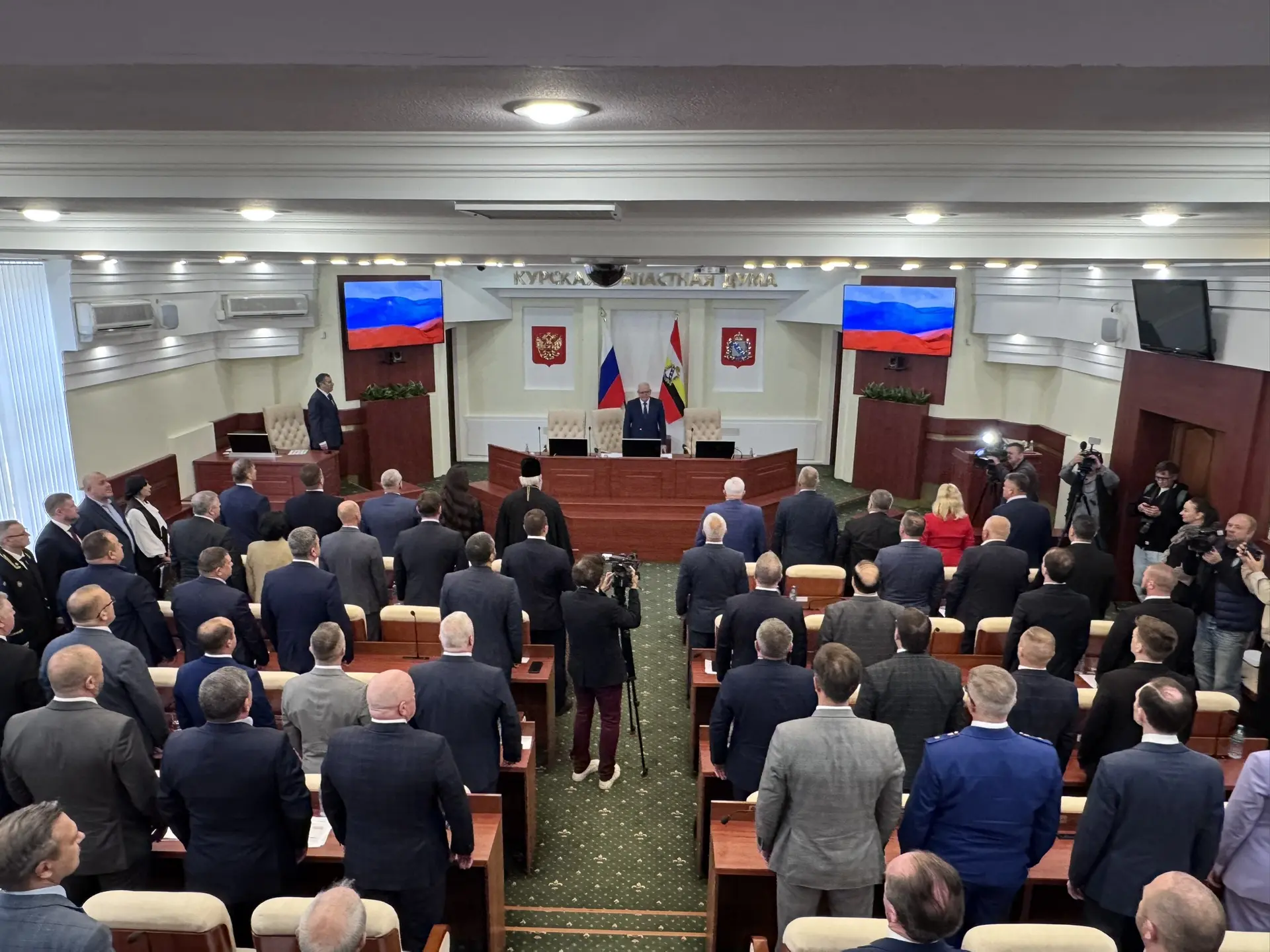 Началось первое заседание Курской областной Думы 8 созыва.