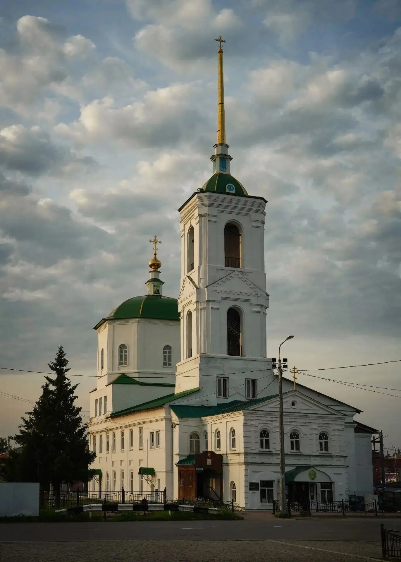 Восстанавливаем собор, восстановим и сад
