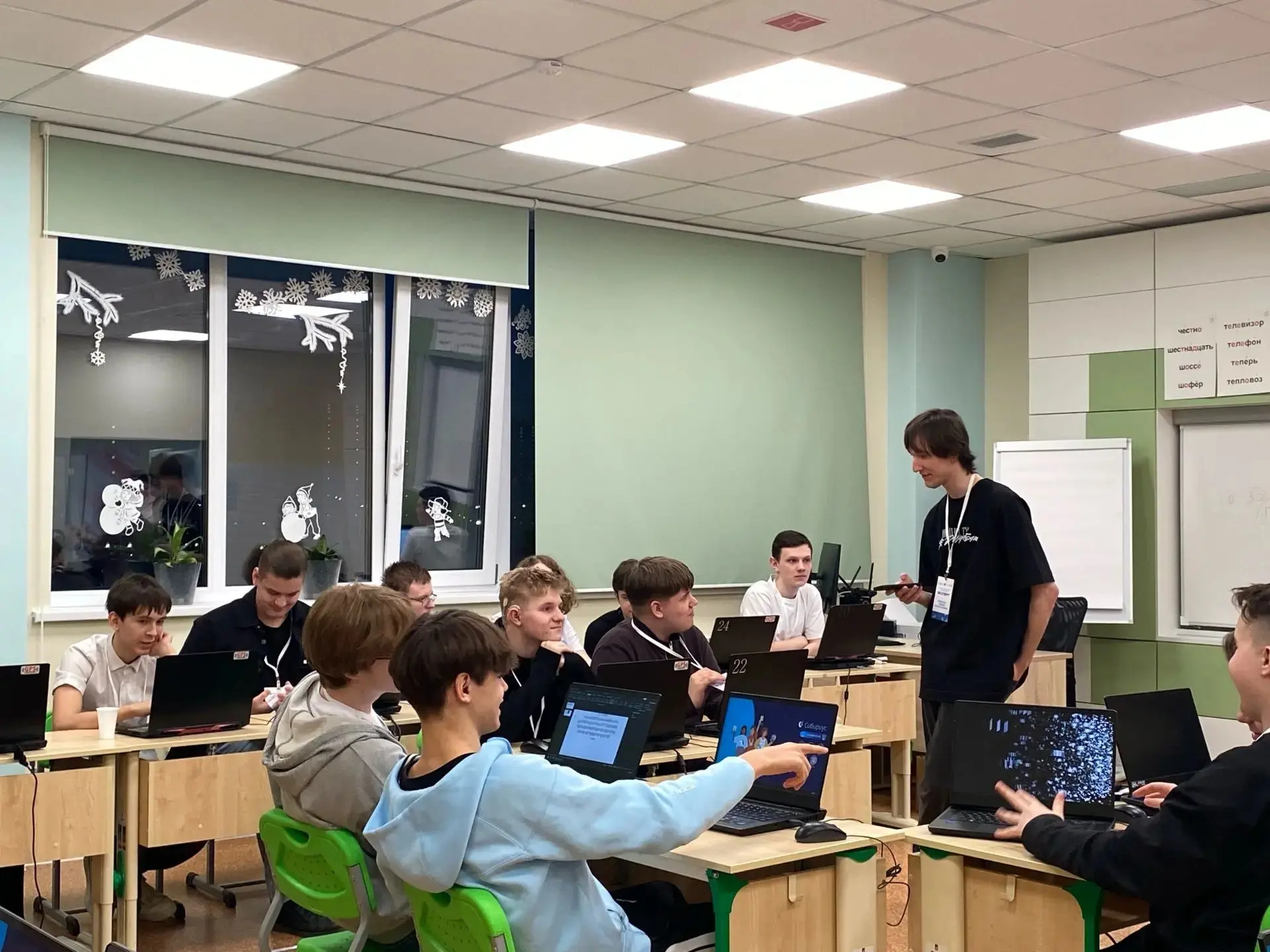 Здесь рождаются инженеры будущего  В Ханты-Мансийске проходит Детско-юношеский университет, участник