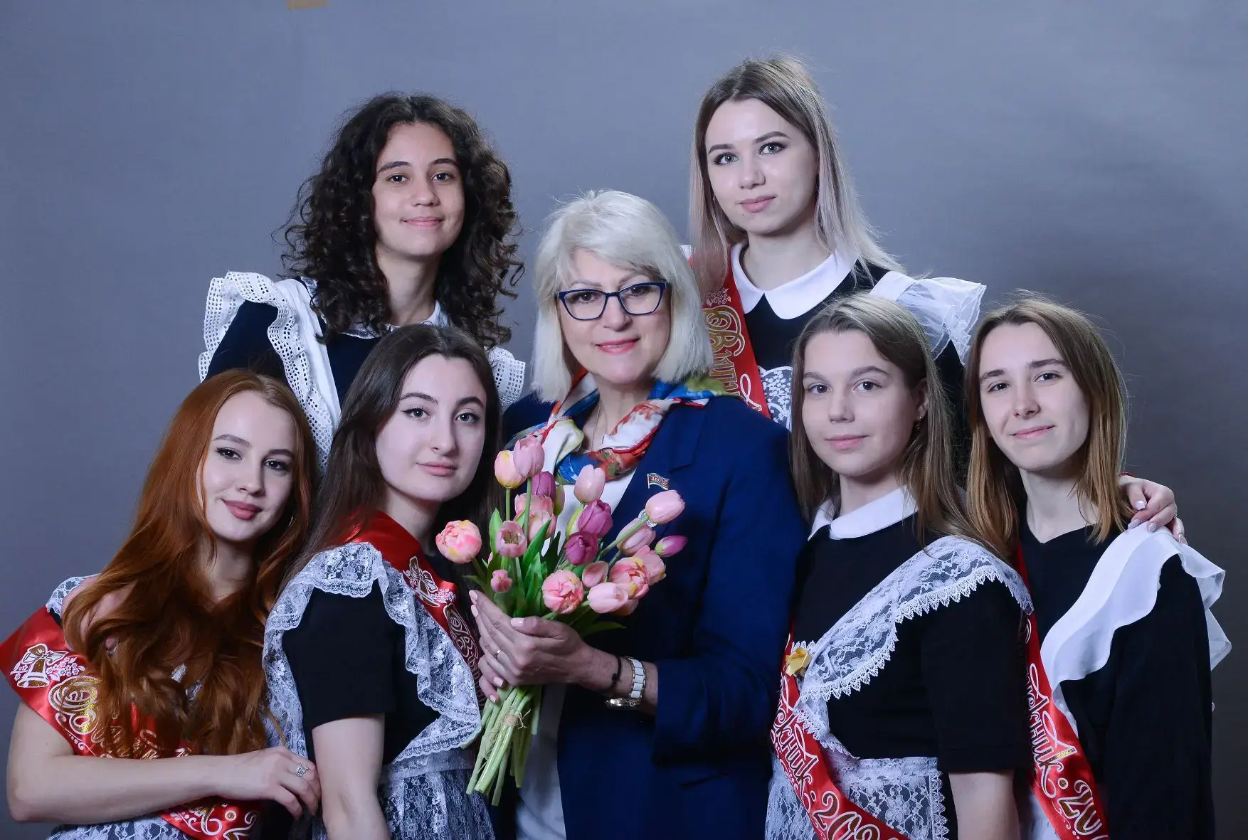 🎉Сегодня свой юбилей отмечает директор школы №12 Турецкая Елена Лазаревна.                    🎊На пр