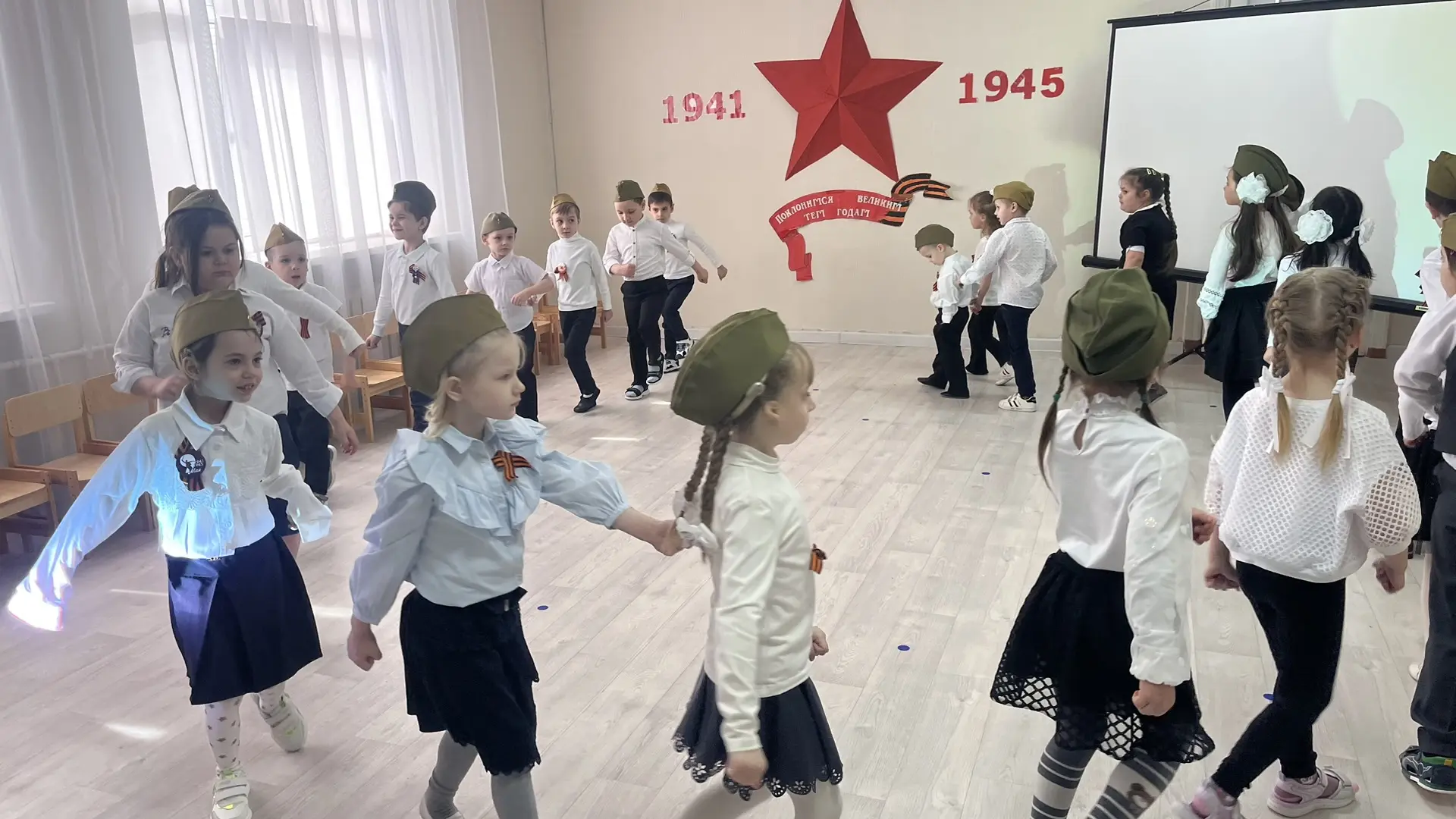 🎖️ В нашем детском саду прошли занятия, посвящённые Дню Победы!