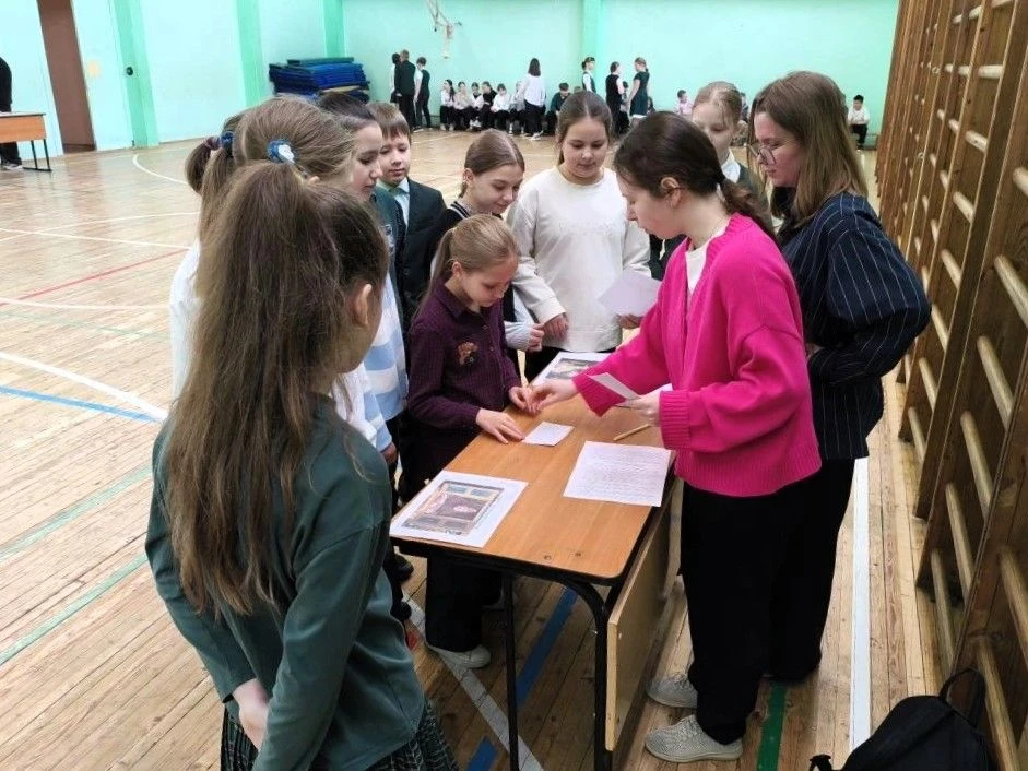 🎭 Кто победит: сказочные злодеи или наши ученики?  В школе прошел необычный квиз! Мы проверяли, умею