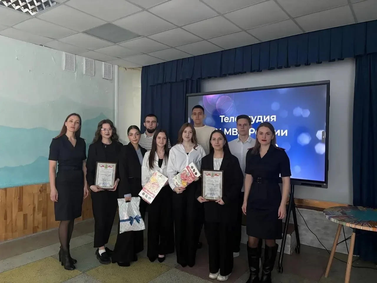 🎖️ Победители регионального этапа! 🌟  Поздравляем наших учеников 11 класса, которые блестяще выступи