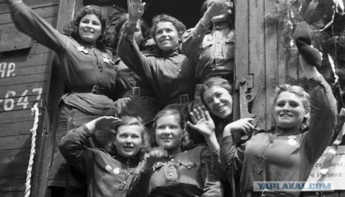 Этот день Победы порохом пропах.