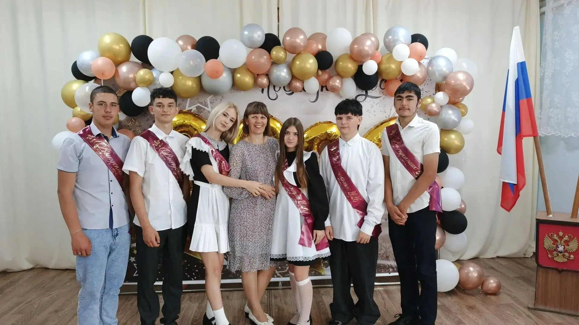 🎉 В нашей школе  прошел прекрасный праздник — Последний звонок! 🎈
