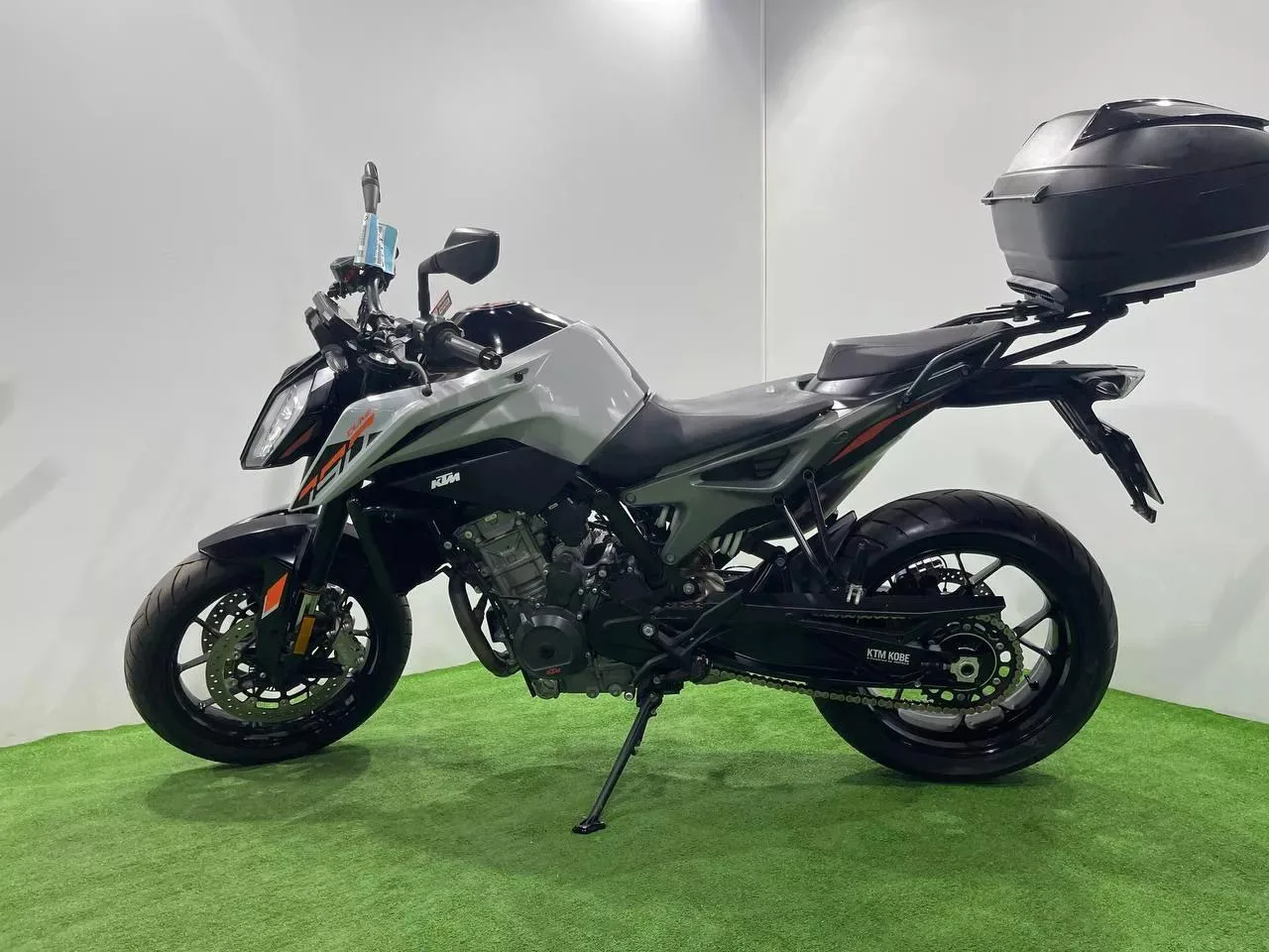 KTM 790 DUKE в наличии во Владивостоке  Характеристики:  - 2023 год - объем 790 см3 - Аукцион BDS - 